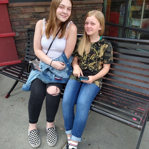 Meet your Posher, Jennifer - Picture 8 of 16